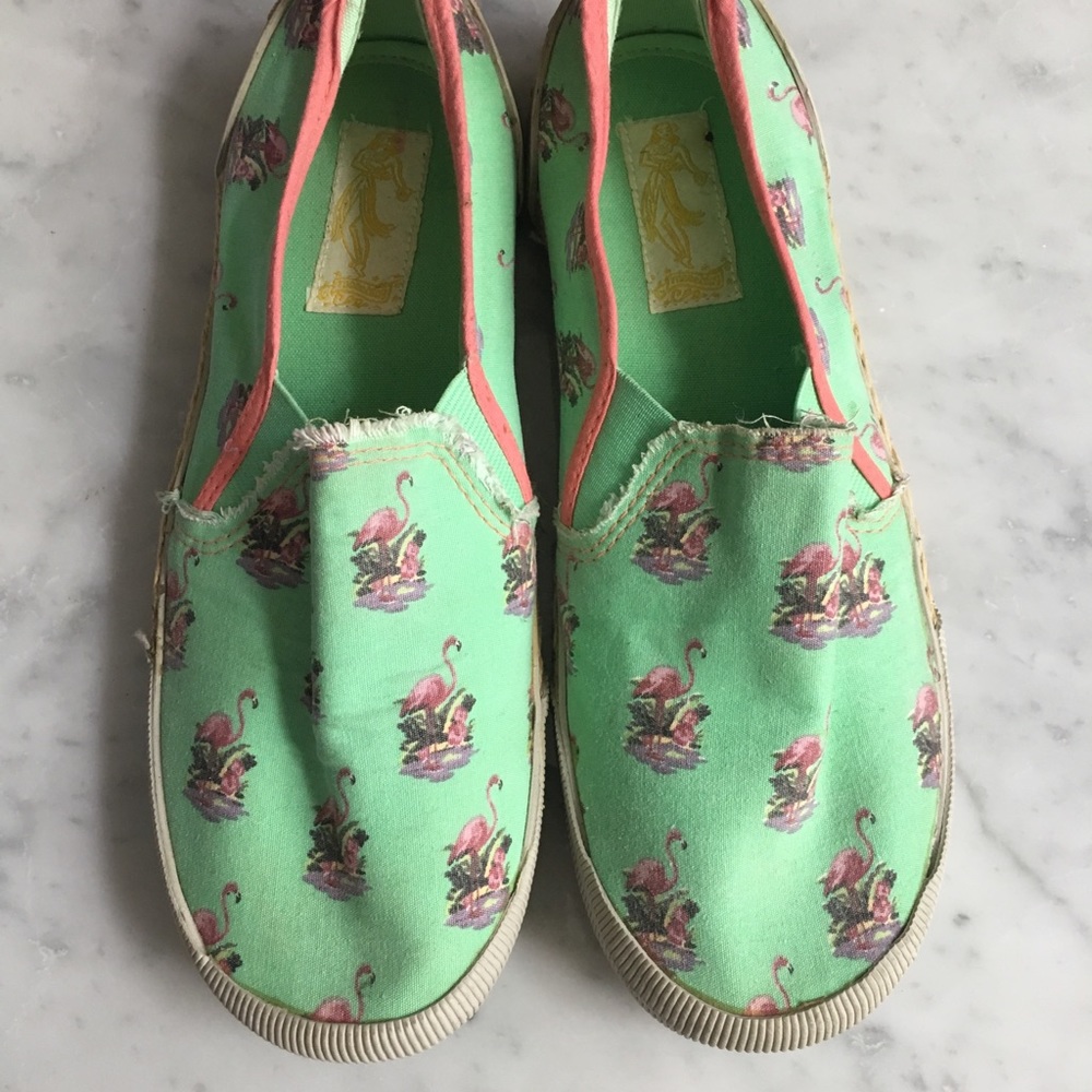 Green shoes wit flamingos, 8.5
